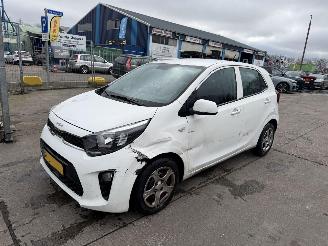 Vaurioauto  passenger cars Kia Picanto 1.0 DPI 49KW Airco 5-Drs Comfortline NAP 2022/12