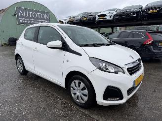 damaged passenger cars Peugeot 108 1.0 e-VTI 53KW Airco Led 5-Drs Active NAP 2021/1