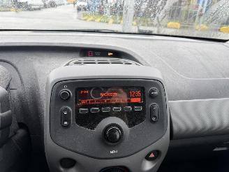 Peugeot 108 1.0 e-VTI 53KW Airco Led 5-Drs Active NAP picture 9