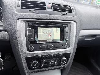 Skoda Octavia 1.6 TDI 77KW Clima Navi Xenon Elegance picture 10