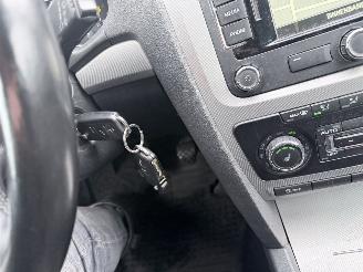 Skoda Octavia 1.6 TDI 77KW Clima Navi Xenon Elegance picture 8