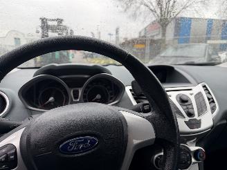 Ford Fiesta 1.25 44KW Airco Titanium NAP picture 11