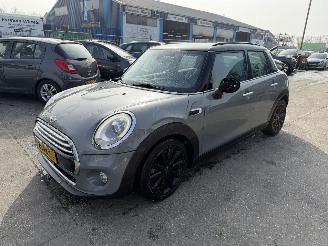 uszkodzony samochody osobowe Mini Cooper 1.5 100KW Navi Clima Led Chili NAP 2014/12