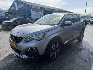 skadebil auto Peugeot 3008 1.2 96KW Clima Navi Leer Led Camera Blue Lease Premium NAP 2019/1