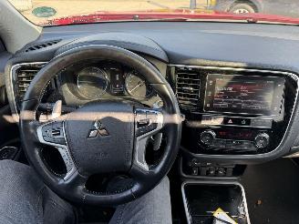 Mitsubishi Outlander 2.4 PHEV 99KW Clima Navi Schuifdak IntenseNAP picture 9