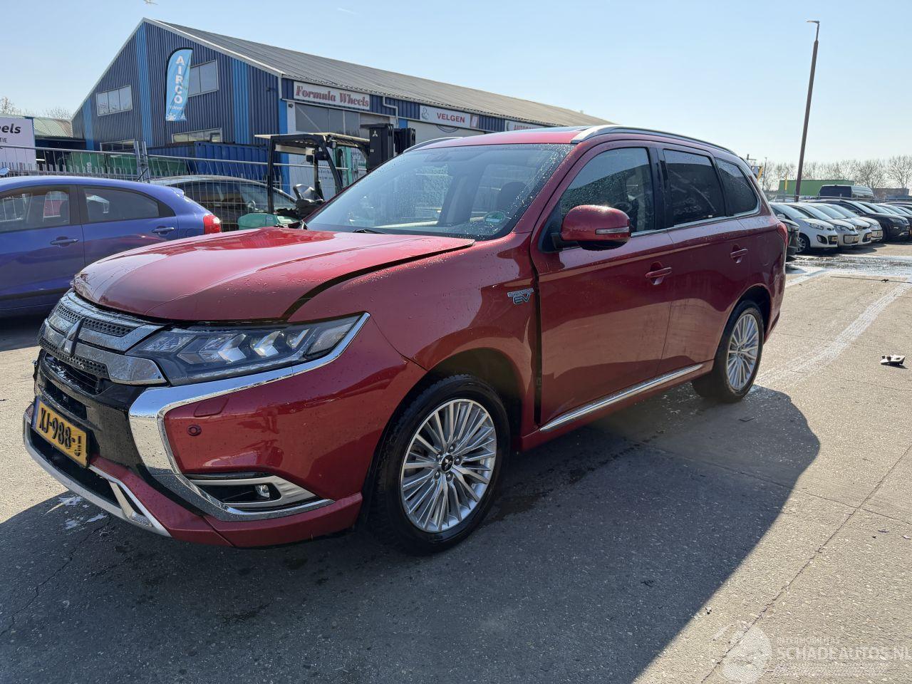 Mitsubishi Outlander 2.4 PHEV 99KW Clima Navi Schuifdak IntenseNAP