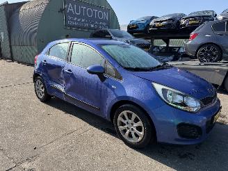 skadebil auto Kia Rio 1.2 CVVT 63KW Clima 5-Drs Comfort Pack NAP 2012/3