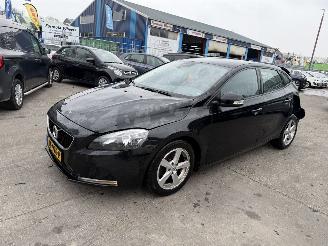 krockskadad bil auto Volvo V-40 2.0 T2 90KW 5-Deurs Clima  NAP 2016/7