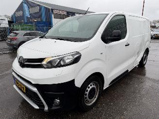 Vaurioauto  commercial vehicles Toyota Proace 1.5 D-4D 88KW Airco 360 Camera Cool Comfort Schuifdeur 2021/2
