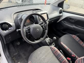 Peugeot 108 1.0 e-VTI 50KW Airco 5-Drs Led Active NAP picture 6