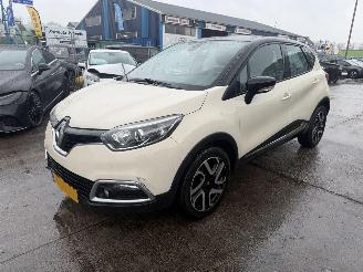 Unfallwagen Renault Captur 0.9 TCE 66KW Dynamique 2014/5
