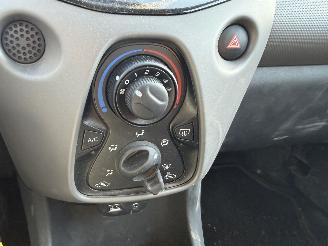 Peugeot 108 1.0 E-VTI 53KW Airco Camera Led Active 5-drs NAP picture 8