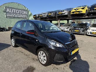 damaged passenger cars Peugeot 108 1.0 E-VTI 53KW Airco Camera Led Active 5-drs NAP 2022/2