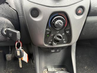 Peugeot 108 1.0 E-VTI 53KW Airco Led Active 5-Drs NAP picture 9