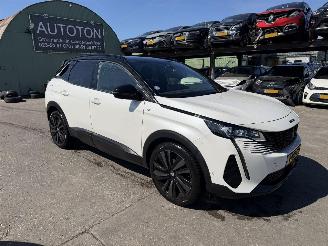 damaged passenger cars Peugeot 3008 1.2 96KW GT Clima Navi Led 360 Camera NAP 2022/5