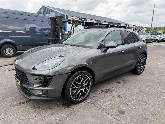 skadebil auto Porsche Macan 3.0 D S 190KW Autom. Pano Clima Navi Camera Led Xenon 2016/2