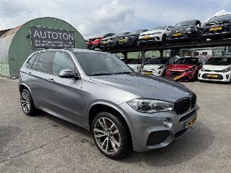 krockskadad bil auto BMW X5 40e xDrive 180KW iPerformance Clima Navi Pano High Executive NAP 2015/11
