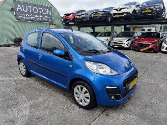 krockskadad bil auto Peugeot 107 1.0 50KW Airco Led Active NAP 2012/11