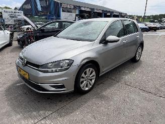 Voiture accidenté Volkswagen Golf 1.6 TDI 85KW Clima Navi Led Comfortline 5-Drs 2018/5