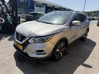 Damaged car Nissan Qashqai 1.3 DIG-T Autom. Pano Clima Navi Camera 2021/2