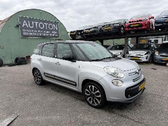 krockskadad bil auto Fiat 500L 0.9 Twinair Living 7-Pers. Clima Navi Camera Lounge NAP 2014/5