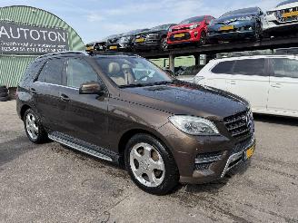 krockskadad bil auto Mercedes M-klasse 350 CDI 190KW BlueTEC Pano Clima Navi Led Xenon Camera 4Matic 2013/3