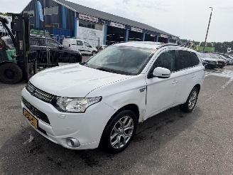 Mitsubishi Outlander 2.0 PHEV Autom. Schuifdak Clima Navi Xenon Instyle picture 5