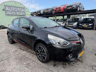 Schadeauto Renault Clio 0.9 TCE 66KW Clima Navi Led Expression NAP 2013/9