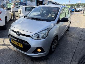 Schadeauto Hyundai I-10 1.0i 49KW i-Drive 5-Deurs NAP 2015/5