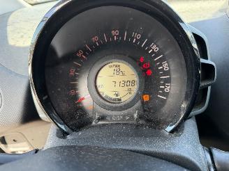 Toyota Aygo 1.0 VVT-I 53KW X-fun Airco Led 5-Drs NAP picture 7