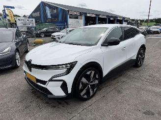 Schadeauto Renault Mégane E-Tech EV60 160KW Clima Navi Camera Led Optimum Charge Iconic NAP 2023/1