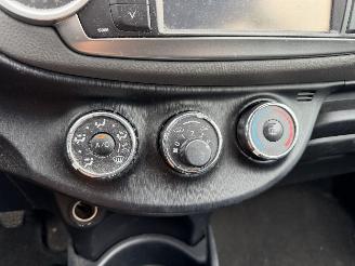 Toyota Yaris 1.0 VVT-I 51KW Navi Clima Camera 5-Drs Aspiration NAP picture 10