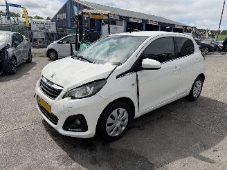 Unfallwagen Peugeot 108 1.0 e-VTI 53KW Led Airco 5-Drs Active NAP 2020/1