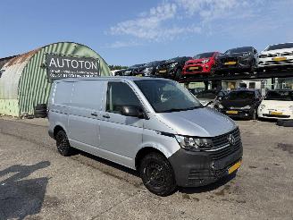 skadebil bedrijf Volkswagen Transporter 2.0 TDI 66KW L1H1 Airco Economy Business Schuifdeur 2022/10