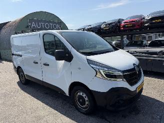 krockskadad bil bedrijf Renault Trafic 1.6 DCI 70KW Clima Navi Led T27 L1H1 Comfort NAP 2020/3