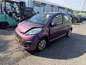 Unfallwagen Peugeot 107 1.0 Active Airco Led 5-Deurs NAP 2013/10