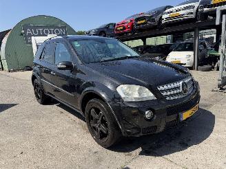 Damaged car Mercedes ML 420 V8 CDI 225KW Autom. Schuifdak Clima Navi Xenon Camera 2007/1