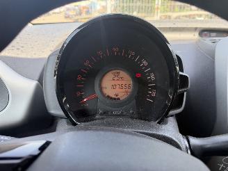 Peugeot 108 1.0 50KW Airco Led Active 5-Deurs NAP picture 8