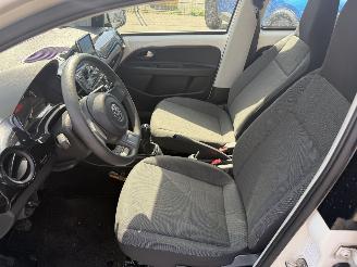Volkswagen Up! 1.0 44KW Airco Navi Move Up 5-Drs NAP picture 9
