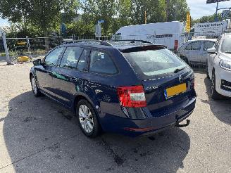 Vaurioauto  passenger cars Skoda Octavia 1.6 TDI 85KW DSG Clima Navi Camera Greentech Ambition Business NAP 2018/1