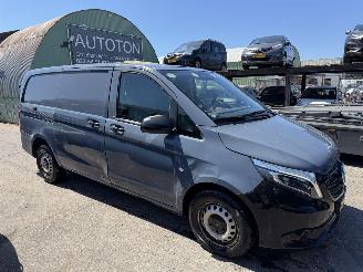 skadebil bedrijf Mercedes Vito 110 CDI 75KW Lang Airco Functional Camera Led 2021/10
