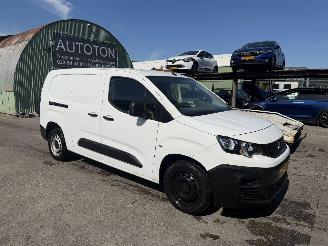 krockskadad bil bedrijf Peugeot Partner 1.5 Bluehdi 73KW Airco Navi Schuifdeur Premium Long NAP 2022/3