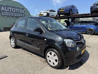 damaged passenger cars Renault Twingo 1.0 SCE 52KW Airco Expression 5-Drs NAP 2015/2