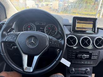 Mercedes B-klasse 180 90KW Clima Navi Led Ambition NAP picture 8