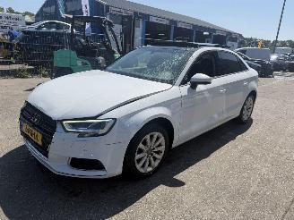 uszkodzony samochody osobowe Audi A3 1.5 TFSI 110KW Pano Navi Clima Led Sedan 2017/10
