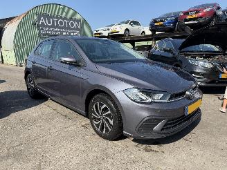 krockskadad bil auto Volkswagen Polo 1.0 TSI 70KW Life Clima Navi Led 5-Drs NAP 2023/1