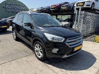 Coche accidentado Ford Kuga 1.5 Ecoboost 88KW Clima Navi Titanium NAP 2018/6