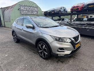 uszkodzony samochody osobowe Nissan Qashqai 1.6 Tekna 120KW Pano Clima Navi Camera NAP 2018/10