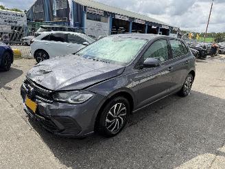 Unfallwagen Volkswagen Polo 1.0 TSI 70KW Life Navi Clima Camera Virt Dash NAP 2022/7