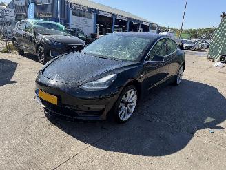 krockskadad bil auto Tesla Model 3 75 kWh Long Range 258KW AWD Pano Clima Navi Led NAP 2019/4